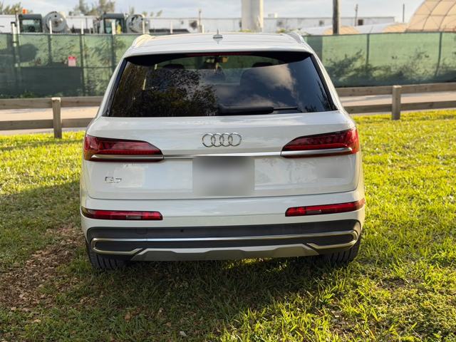 White Audi Q7 from the rear